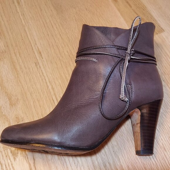 Dolce Vita Gray Leather Ankle Boots with 3 inch Heel Women's Size 6.5 - Picture 5 of 9
